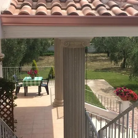 Piana Dei Greci 度假居 *