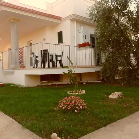Piana Dei Greci بيت للعطل بيسْكيتْشّي